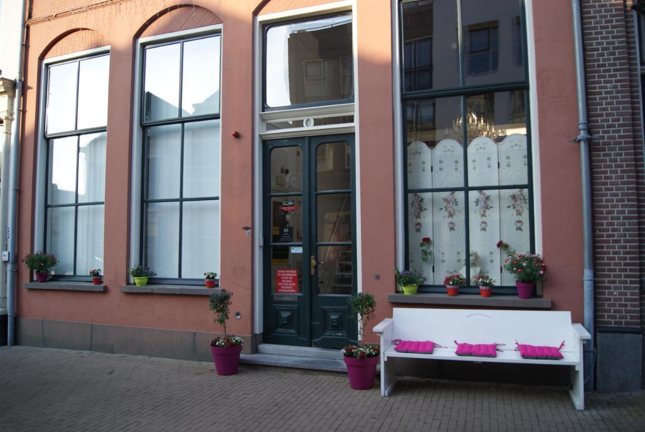 Bed and Breakfast De Zevenster "Gevestigd Aan De Winkelstraat" Kampen Esterno foto