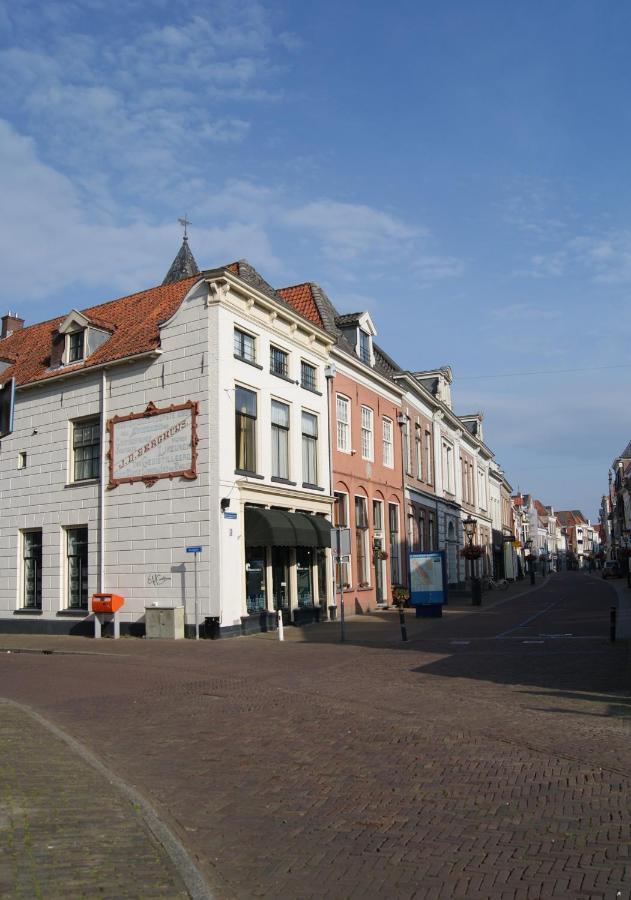 Bed and Breakfast De Zevenster "Gevestigd Aan De Winkelstraat" Kampen Esterno foto
